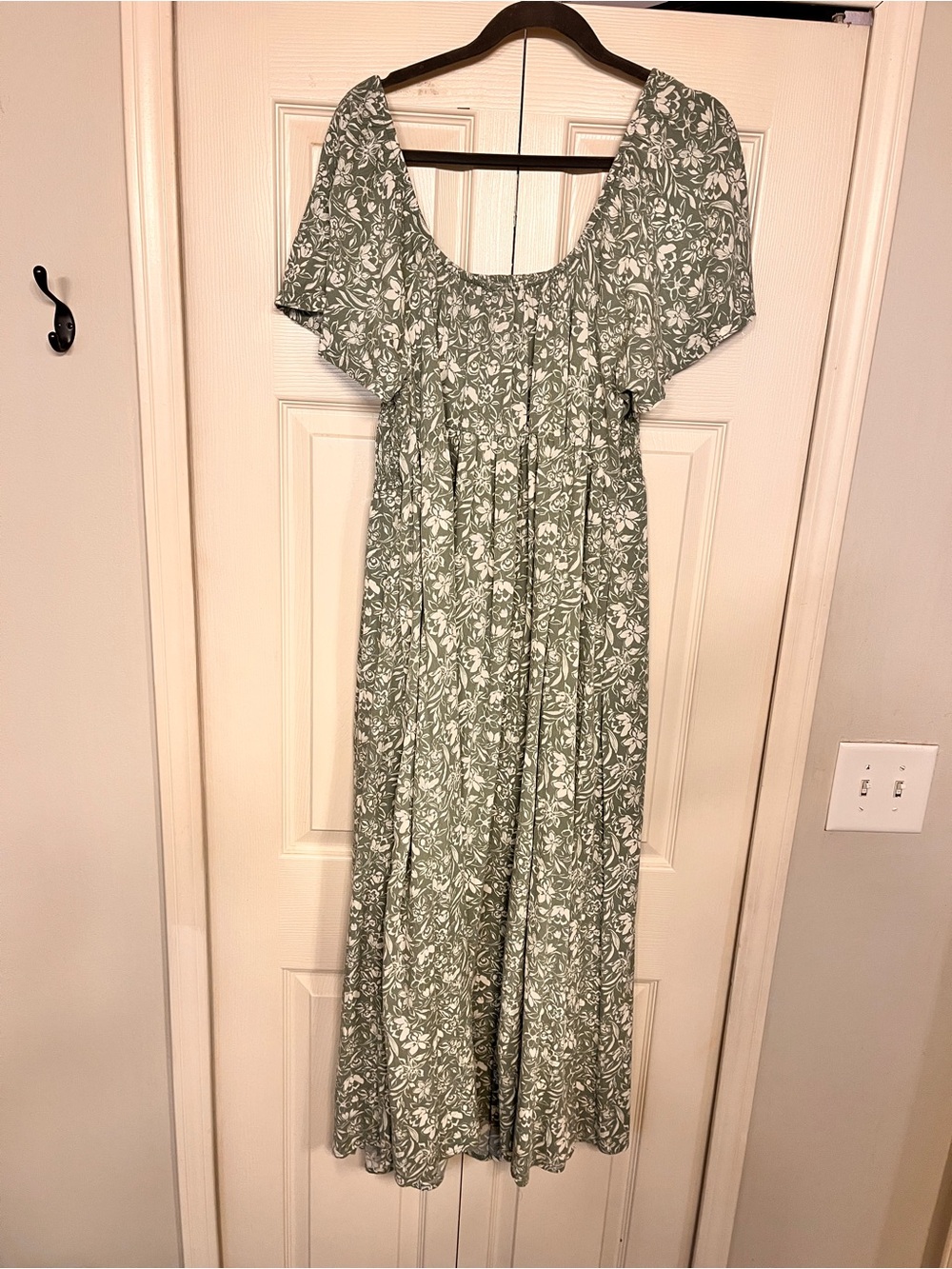 torrid Sage Green and White Floral Smocked Maxi Dress - Picture 2 of 5